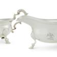 A PAIR OF GEORGE II SILVER SAUCE BOATS - Auktionsarchiv