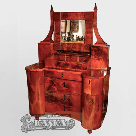 Бюро-туалет из красного дерева (XVII век) - фото 1