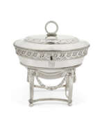 Andrew Fogelberg. A GEORGE III SILVER TEA CADDY ON STAND