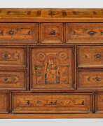 Möbel. Großes Renaissance-Tischkabinett