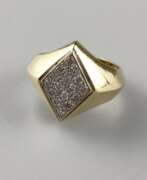 Bijoux. Diamantring - Gelbgold 585/000 (14K), rautenförmiger Ringkop…