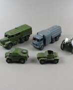 Toys and Models. Konvolut Militärfahrzeuge - England, um 1955, Metall, bemalt…