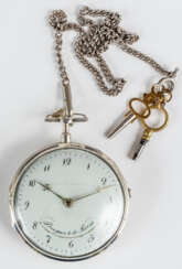 SILVER POCKET WATCH WITH CHAIN ​​AND KEY
