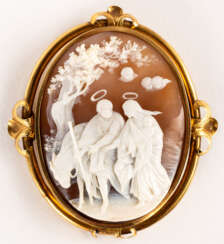 LARGE CAMEO BROOCH SHOWING THE FLIGHT TO EGYPT