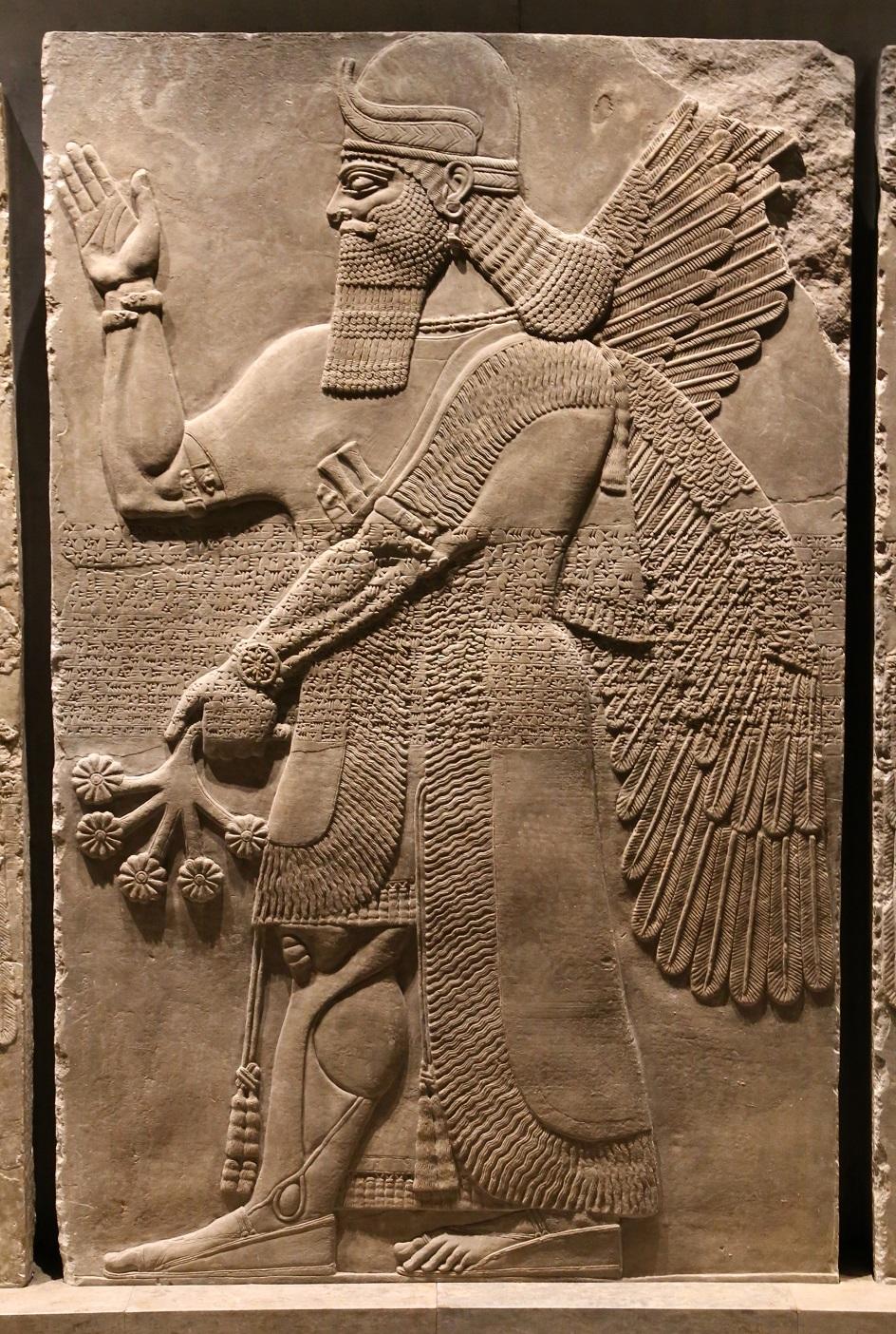 Барельеф. Ассирийский барельеф «Крылатый джинн», IX век до нашей эры