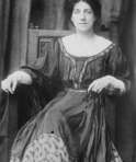 May Morris (1862 - 1938) - Foto 1