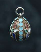 Pendentif oeuf de style Fabergé  Pendentif oeuf de style Fabergé