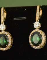Boucles d&39;oreilles en or avec diamants et tourmalines  Boucles d&39;oreilles en or avec diamants et tourmalines