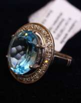 Bague avec diamants, topaze Bague avec diamants, topaze