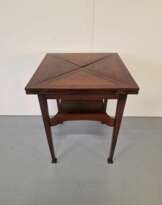 Игровой стол в стиле модерн Игровой стол в стиле модерн