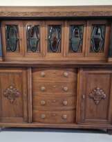 Grand et &eacute;l&eacute;gant buffet 