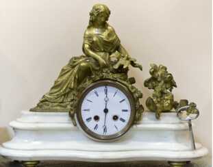 Mantel clock, white marble