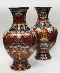  Mating pair of vases