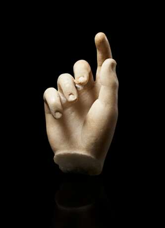 A ROMAN MARBLE RIGHT HAND - photo 1
