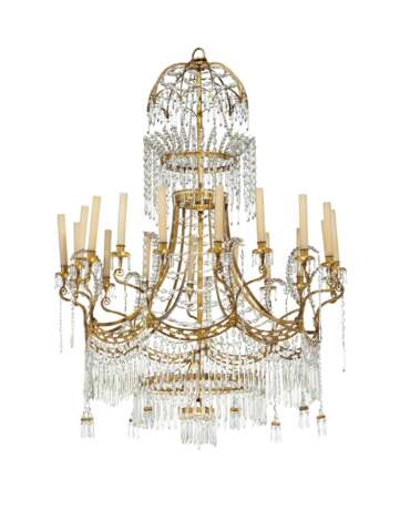 A PAIR OF NORTH EUROPEAN GILT-METAL AND CUT-GLASS EIGHTEEN-LIGHT CHANDELIERS - фото 3