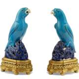 A PAIR OF ORMOLU-MOUNTED CHINESE TURQUOISE AND AUBERGINE GLAZED PARROTS - фото 1