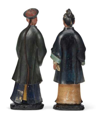 A PAIR OF CHINESE EXPORT POLYCHROME-PAINTED CLAY NODDING FIGURES - photo 3