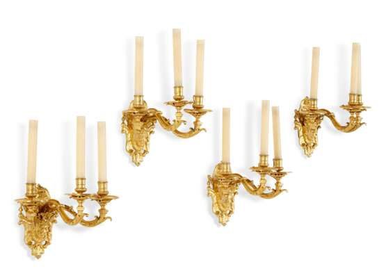 A SET OF FOUR LOUIS XIV STYLE THREE-BRANCH WALL-LIGHTS AFTER THE MODEL BY ANDRE CHARLES BOULLE - photo 2