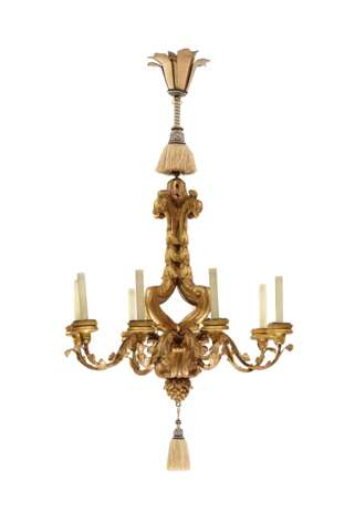 A PAIR OF ITALIAN GILTWOOD AND GILT-METAL EIGHT-LIGHT CHANDELIERS - photo 3