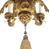 A PAIR OF ITALIAN GILTWOOD AND GILT-METAL EIGHT-LIGHT CHANDELIERS - photo 5