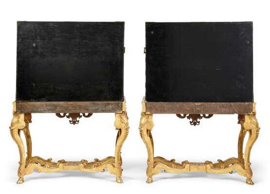 A PAIR OF JAPANESE LACQUER CABINETS ON GILTWOOD STANDS - photo 9