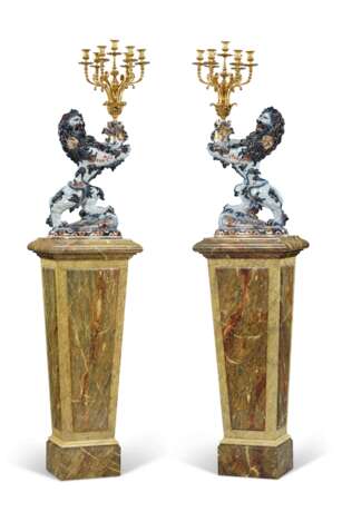 Nancy, Galle. A MASSIVE PAIR OF GILT-METAL MOUNTED GALLE FAIENCE RAMPANT LION SEVEN-LIGHT CANDELABRA - Foto 1