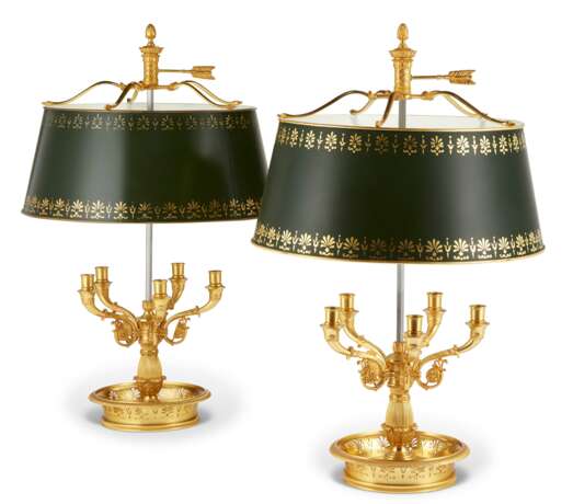 A PAIR OF EMPIRE STYLE ORMOLU BOUILLOTTE LAMPS - фото 2