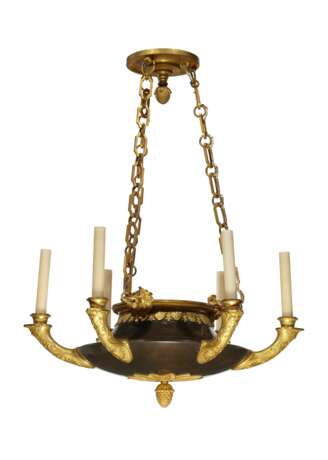 A NORTH EUROPEAN ORMOLU AND PATINATED BRONZE SIX-LIGHT CHANDELIER - фото 2