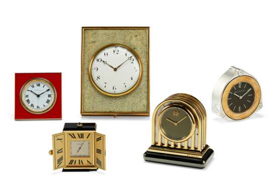 Tiffany & Co.. A GROUP OF FIVE TABLE CLOCKS - Foto 1