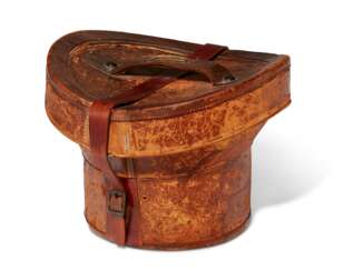 AN ENGLISH LEATHER HOMBURG HAT BOX