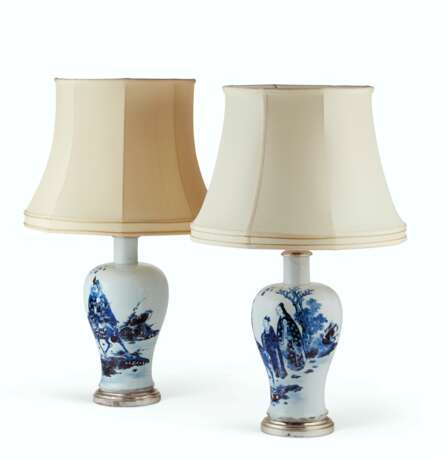 A PAIR OF CHINESE UNDERGLAZE BLUE AND COPPER RED VASES, MOUNTED AS LAMPS - photo 2