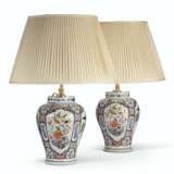 A PAIR OF DUTCH DELFT POLYCHROME VASES, MOUNTED AS LAMPS - фото 2