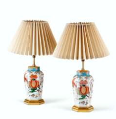 A PAIR OF WORCESTER PORCELAIN HEXAGONAL VASES, MOUNTED AS LAMPS