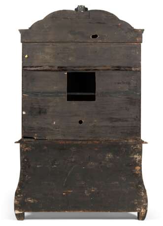 A DUTCH BLACK AND GILT-JAPANNED AND PARCEL-GILT CABINET-ON-CHEST - photo 11