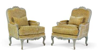 A PAIR OF LOUIS XV BLUE-PAINTED BERGERES