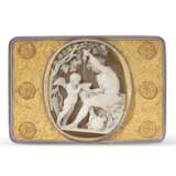 A RUSSIAN GOLD AND ENAMEL SNUFF BOX WITH AGATE CAMEO - фото 2