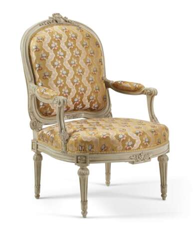 A SET OF FOUR LATE LOUIS XVI WHITE-PAINTED FAUTEUILS - фото 3