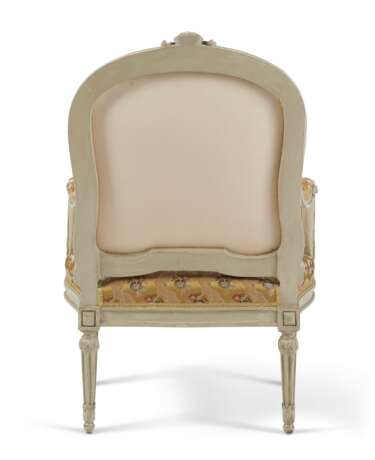 A SET OF FOUR LATE LOUIS XVI WHITE-PAINTED FAUTEUILS - фото 5
