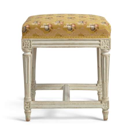 A PAIR OF LOUIS XVI GREY-PAINTED TABOURETS - фото 4