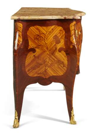 A LOUIS XV ORMOLU-MOUNTED BOIS-SATINE, KINGWOOD, AMARANTH AND BOIS DE BOUT MARQUETRY COMMODE - photo 3