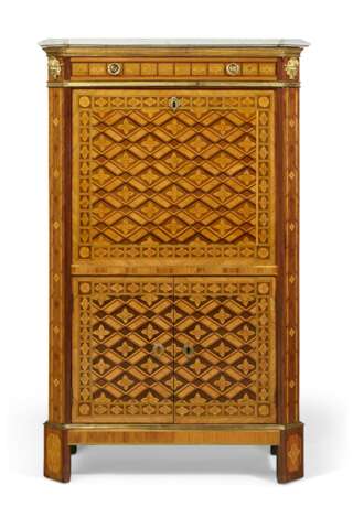 A LOUIS XVI ORMOLU-MOUNTED TULIPWOOD, AMARANTH AND PARQUETRY SECRÉTAIRE Á ABATTANT - фото 1