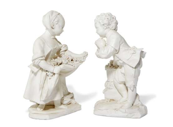 Vincennes Porcelain Factory. A PAIR OF SEVRES BISCUIT PORCELAIN FIGURES, 'LA PETITE FILLE AU TABLIER' AND 'LE JEUNE SUPPLIANT' - photo 2