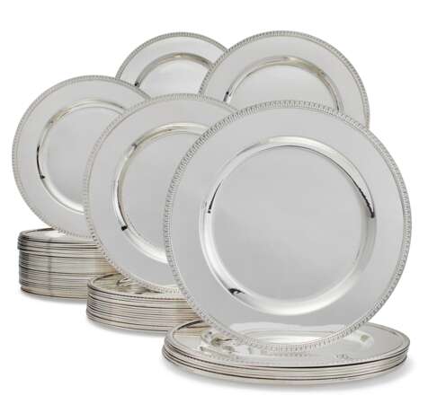Buccellati. AN EXTENSIVE SET OF SIXTY ITALIAN SILVER PLACE PLATES - photo 1