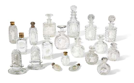 A GROUP OF SEVENTEEN ENGLISH AND FRENCH CUT-GLASS SULPHIDE OBJECTS - photo 1