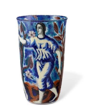 A FRENCH ENAMELED GLASS FIGURAL VASE - фото 3