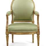 A PAIR OF LOUIS XVI GILTWOOD FAUTEUILS - фото 2