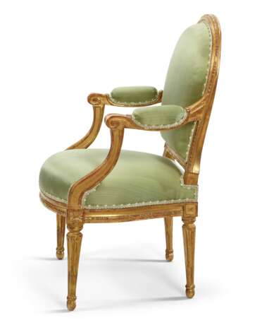 A PAIR OF LOUIS XVI GILTWOOD FAUTEUILS - фото 3
