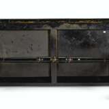 A WILLIAM IV POLYCHROME-JAPANNED AND PARCEL-GILT SOFA TABLE - Foto 4