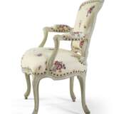 A PAIR OF LOUIS XV GREY-PAINTED FAUTEUILS - фото 5