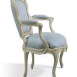 A SET OF THREE LOUIS XV WHITE-PAINTED FAUTEUILS - фото 4